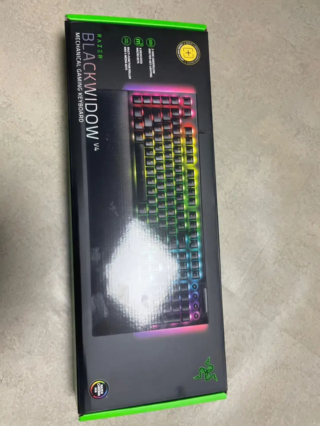 - Razer Blackwidow V4 (블랙위도우 V4)